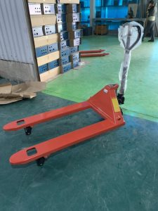 Ảnh thật xe nâng pallet 2,5 tấn càng 1m2 Ssangyong